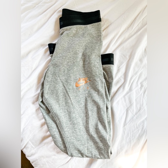 Nike Pants - NIKE air leggings Size Small